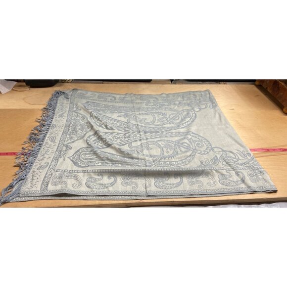 Womens Fall Gray & Beige Paisley Print Scarf Wrap Shawl Fringe 49 x 70 inches - Picture 5 of 10